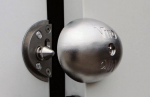 La fermeture de « Viro Van Lock » utilise une robuste tige conique en acier inoxydable.