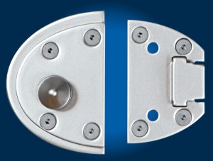     Le système de fixation de « Viro Van Lock » utilise 10 points d'ancrage entre vis et rivets pour empêcher l'arrachement.